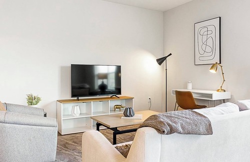 Wayne Apartment | Barsala l Charming 2BD with Fitness Center