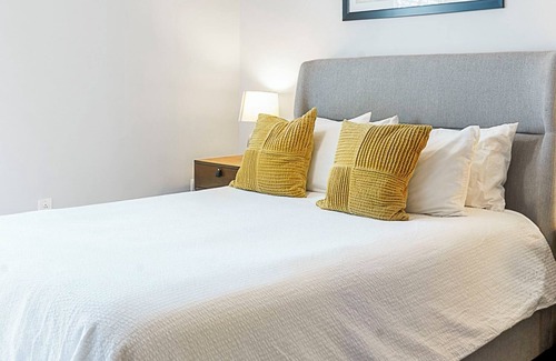 Downtown Indianapolis Apartment | Barsala l Gorgeous studio in the heart of Upper Canal