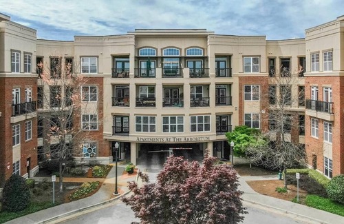 Cary Apartment | Barsala l Stylish modern 2BD getaway