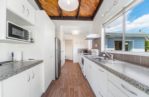 Richmond Heights House | Base: 4 Extra: $40 38 Saint James Street