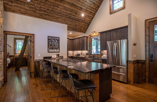 Banner Elk House | BaseCamp at Eagles Nest - 2 suites, hot tub, pet friendly, close to Camp, stream
