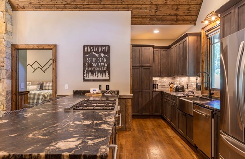 Banner Elk House | BaseCamp at Eagles Nest - 2 suites, hot tub, pet friendly, close to Camp, stream