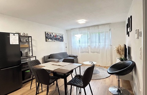 Remseck am Neckar Apartment | Basement apartment | Modern | Netflix | Parking space