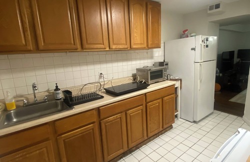 Mott Haven Apartment | Basement Apartment in Historic Bronx Brownstone near Subway & Yankee Stadium