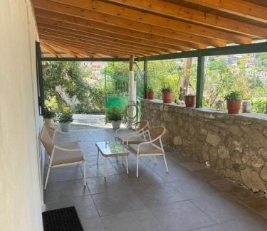 Lazarata House | Basil & Breeze