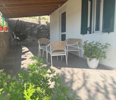 Lazarata House | Basil & Breeze
