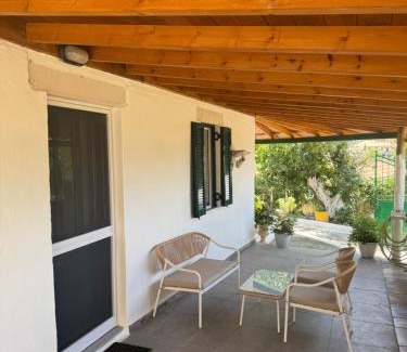Lazarata House | Basil & Breeze