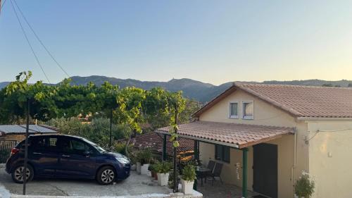 Spanokhorion House | Basil & Sunrise