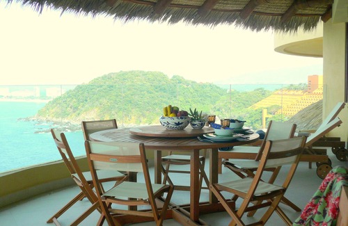 Ixtapa Condo | Bask in mesmerizing 180º ocean views and relax in this tasteful 2 story condo