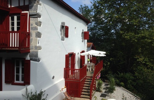 Cambo-les-Bains House | Basque family home in the heart of the historic district