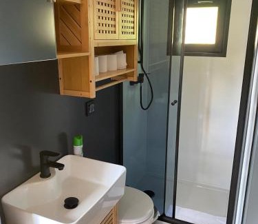Montreuil-Juigne Boat Rental | Bateau logement, vue magique