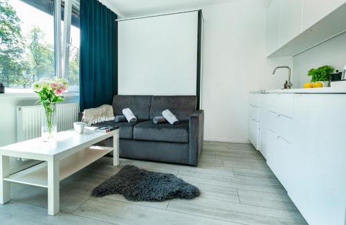 Ochota Apartment | Batorego 18 - Yellow - Stacja metra 300m - underground station 300m - Better Rental