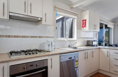 Apollo Bay House | BAY BLISS CABIN - set in a popular caravan park