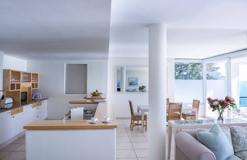 Camps Bay Villa | Bay Reflections - Luxury Serviced Apartments