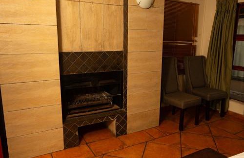 Hartbeespoort Apartment | Bay View 9 at Harties Lodge - Meerhof