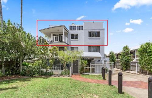 Torquay Apartment | Bay View Rooftop Escape