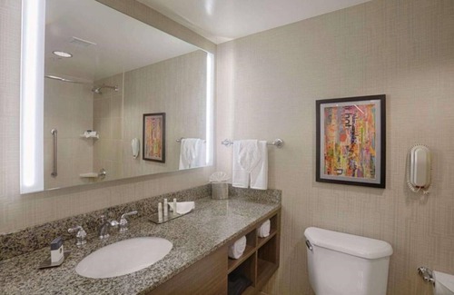 Brisbane House | Bay views and airport convenience !