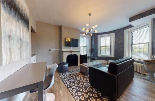 Bay Village Apartment | Bay Village, Walk Everywhere Sleeps 3