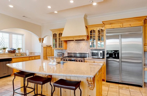 Lake Arrowhead House | Bayfront Beauty with billiards room & entertainers kitchen - dog-friendly