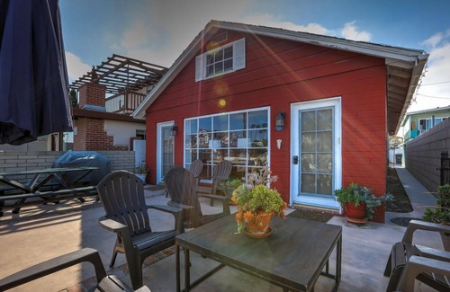 West Newport House | Bayfront Single Family Home 2 blocks from the sand!