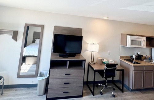Dickinson Hotel | Baymont by Wyndham Dickinson