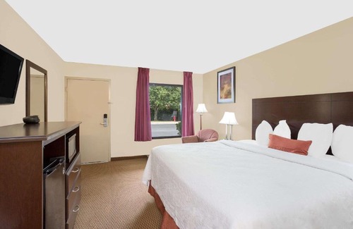 Greenville Hotel | Baymont by Wyndham Greenville