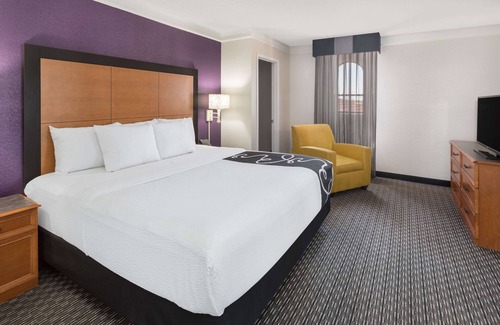 Greenville - Spartanburg Hotel | Baymont by Wyndham Greenville Woodruff Rd