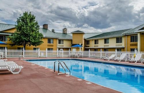 Paxtonia Hotel | Baymont by Wyndham Harrisburg