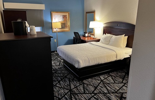 Monroe Hotel | Baymont by Wyndham Monroe Ohio