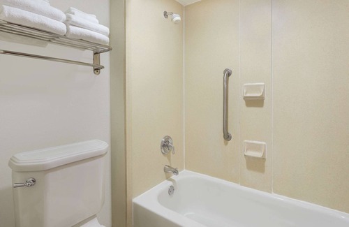 Orangeburg Hotel | Baymont by Wyndham Orangeburg North