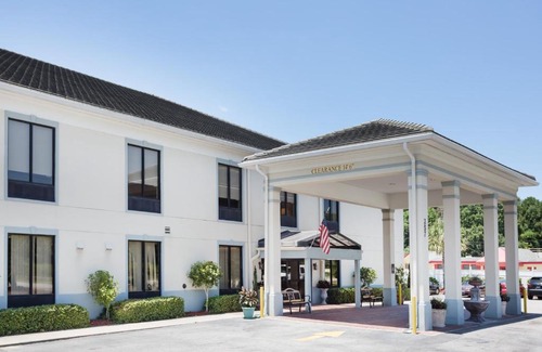 Garden City Hotel | Baymont by Wyndham Savannah/Garden City