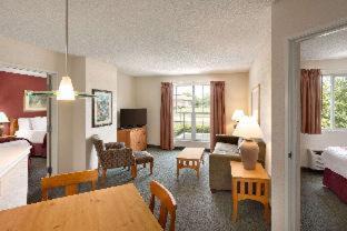Greenwich Hotel | Baymont by Wyndham Wichita East