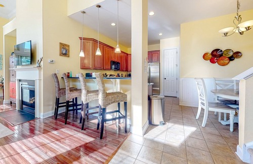 The Commons House | Bayside Resort home with decks, gas fireplace, bikes, ping-pong table, W/D, & AC