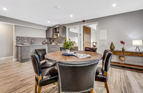 Downings House | BayView Lodge 3-Bedroom Ground Floor Apartment