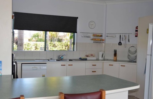 Maroochydore House | Bayz Maroochy Waters. Stunning Sunshine Coast property with kayaks.Pet Friendly!