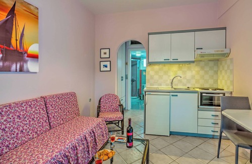 Agios Dimitrios Apartment | ✭BBQ✭Backyard❤ of Amoudara✭Full Kitchen✭Parking-3