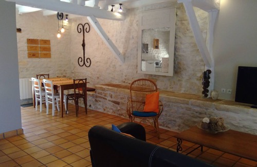 Trizay House | Be privileged guests, our property has only one cottage!