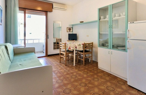 Bibione Lido del Sole Apartment | Beautiful apartment for 4 people with WIFI, A/C, TV, balcony, pets allowed and parking
