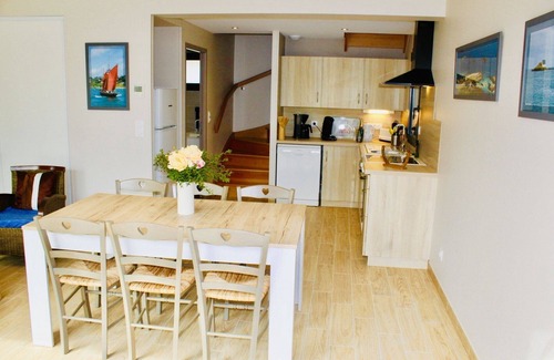 Barneville-Carteret House | BEACH 30 m, 3 bedrooms, 2 WC, Garden,Private Parking,electricity, water included
