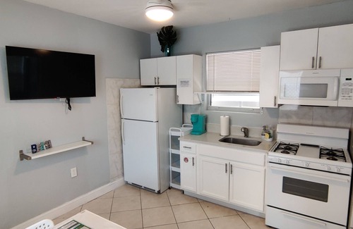 Hollywood South Central Beach Apartment | Beach #6 - Only a few steps to the beach with pool