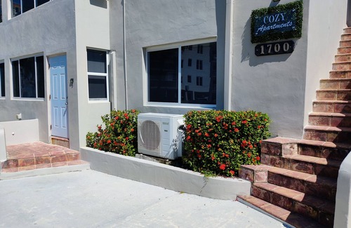 Hollywood South Central Beach Apartment | Beach #6 - Only a few steps to the beach with pool