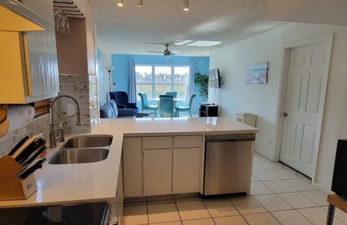 South Padre Island Condo | Beach access Condo Nice pool/hot tub area w/bbq 2 Bedroom Home by RedAwning