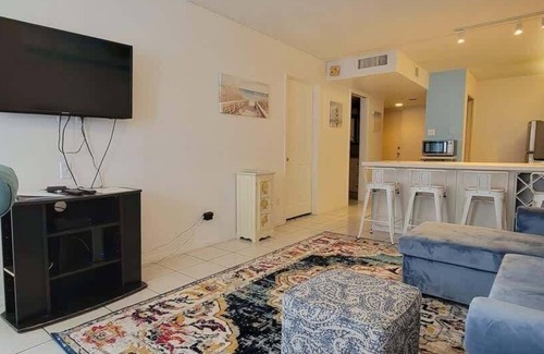 South Padre Island Condo | Beach access Condo Nice pool/hot tub area w/bbq 2 Bedroom Home by RedAwning