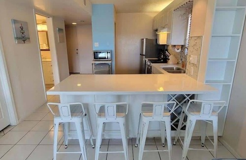 South Padre Island Condo | Beach access Condo Nice pool/hot tub area w/bbq 2 Bedroom Home by RedAwning