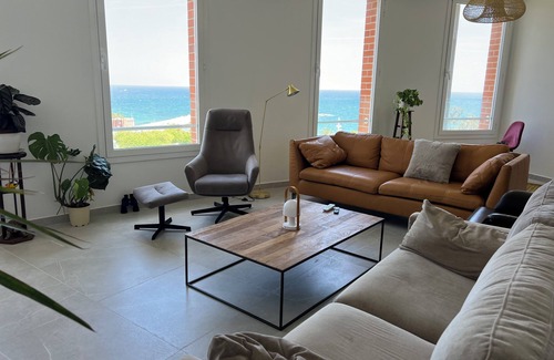 Poblenou Apartment | Beach apartment, direct ocean views