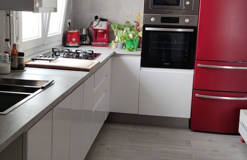 Algeciras Condo | Beach apartment in Urb. Private