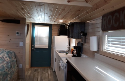 Marblehead House | Beach boat boathouse at East Harbor, Lakeside Marblehead