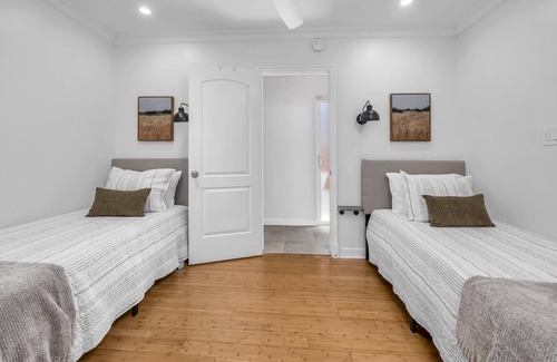 Coastal San Pedro House | Beach Bungalow in Coastal San Pedro