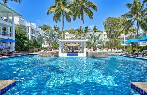 Palm Cove Apartment | Beach Club Top Floor Oceanfront Studio Palm Cove