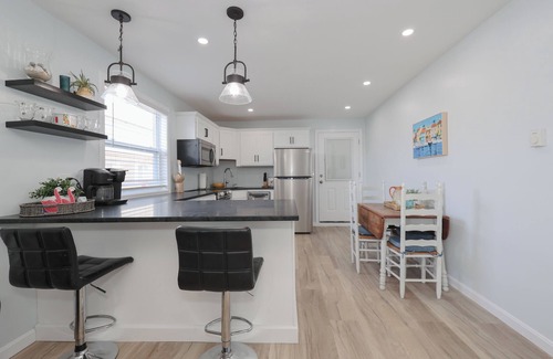 Hampton Condo | Beach Condo Minutes from the Ocean!